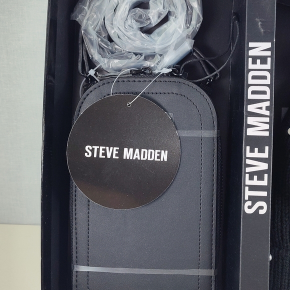 Steve Madden 2pc Gift Set - Phone Crossbody w/ Matching Beanie Hat Gift Box Set - Picture 2 of 16